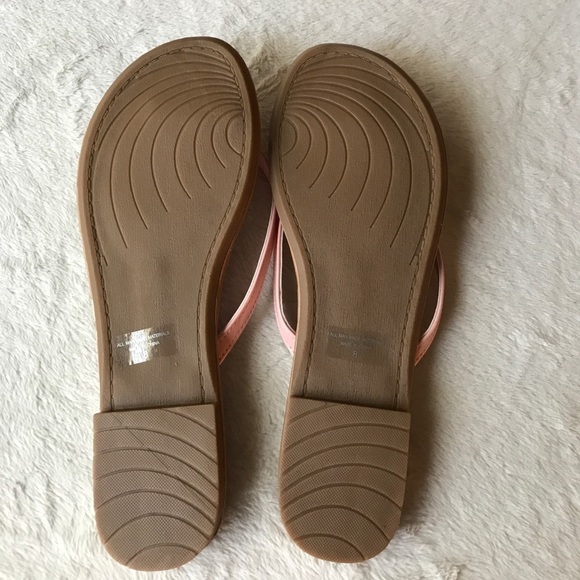 ✅2x Host Pick✅ Tiara Los Angeles Flip Flops, Size 8 - Picture 2 of 8